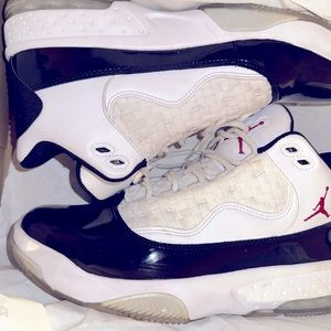 Jordan Max Aura 2 'White Gym
Red'( size 8)